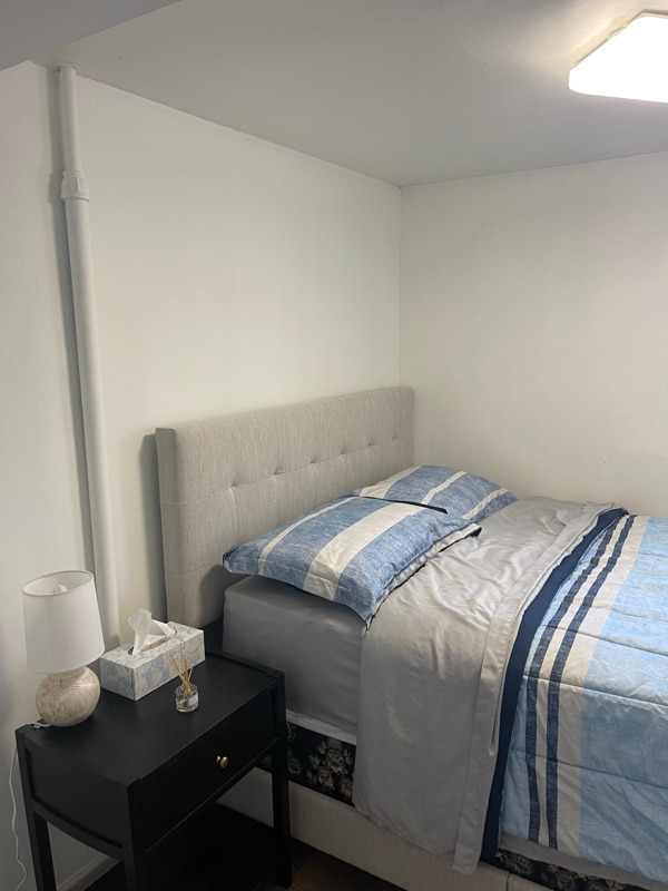 Building Photo - 4926 W Medill Ave