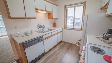 Building Photo - Evans Place 1