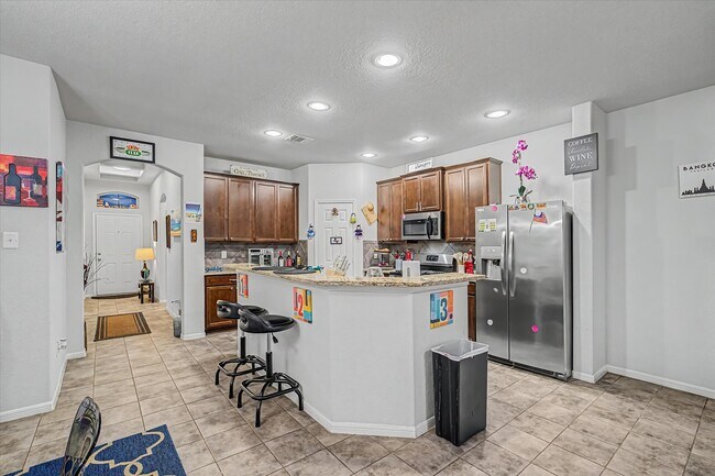 Building Photo - 16534 Twinwalker Drive