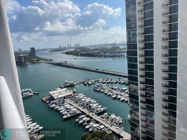 Foto del edificio - 1717 N Bayshore Dr