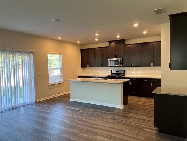 Building Photo - 6072 Hickory Crk Ct