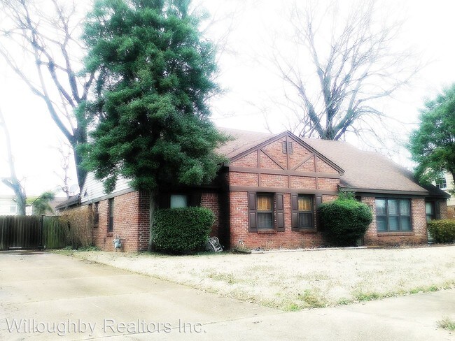 Building Photo - 3255 Spencer Dr