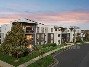 Building Photo - 3116 West End Cir