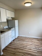 Building Photo - 400 10th Ave