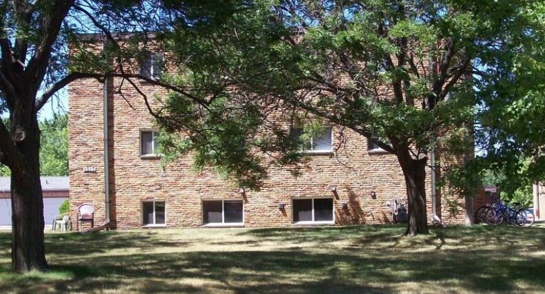 Primary Photo - 1017 Raymond Ave