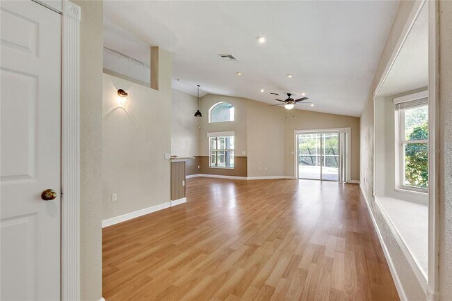 Building Photo - 2301 Paulette Dr