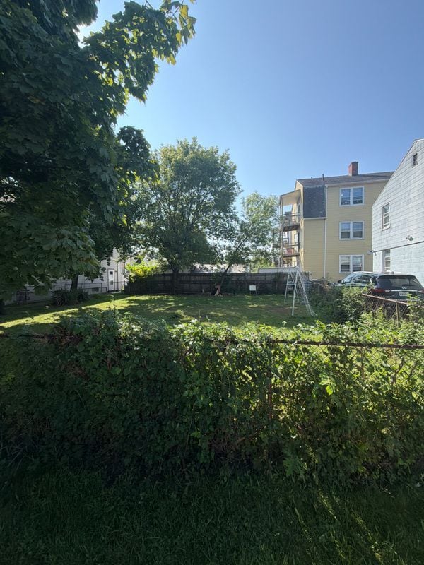 Building Photo - 93 Gilman St