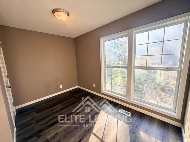 Building Photo - 3 Bed / 1 Bath Home | Seaman School District