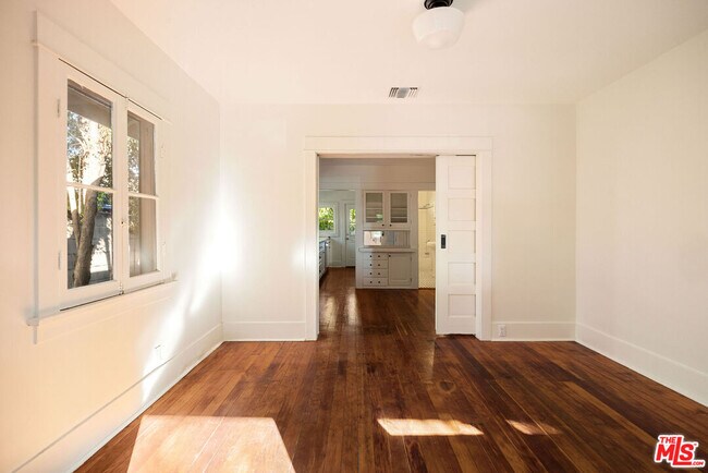 Foto del edificio - 1123 W Kensington Rd