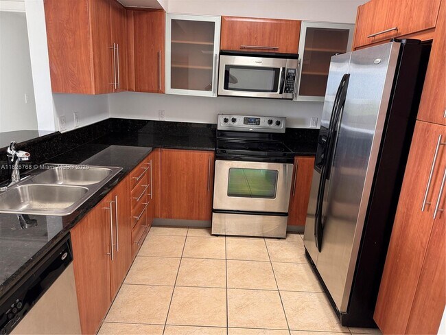 Foto del edificio - 3232 SW 22nd Terrace