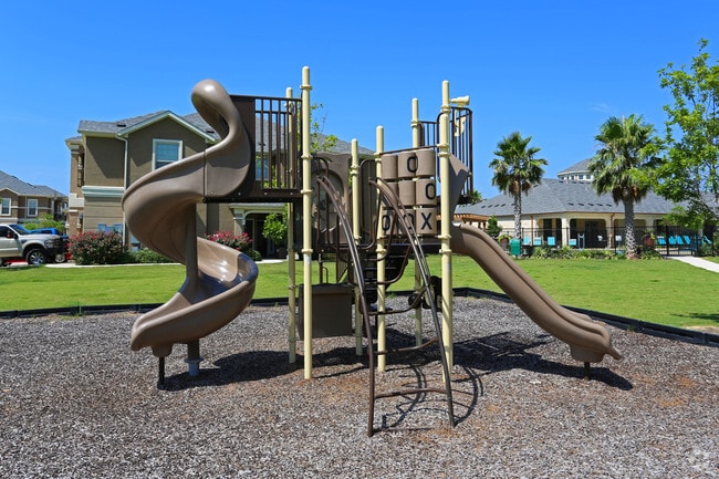 Avenues at Creekside, New Braunfels Texas - Avenues at Creekside