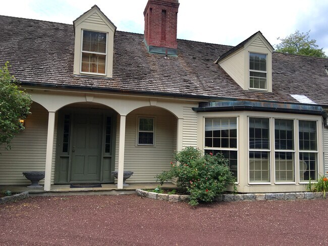 Building Photo - 100 Cleft Rd