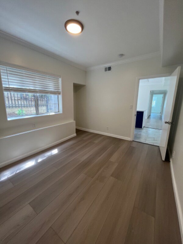 Foto del edificio - 1072 Laguna Ave