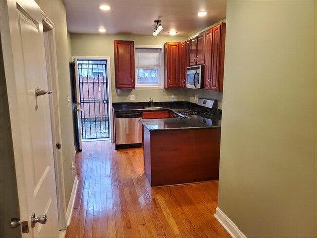 Building Photo - 2437 S Darien St