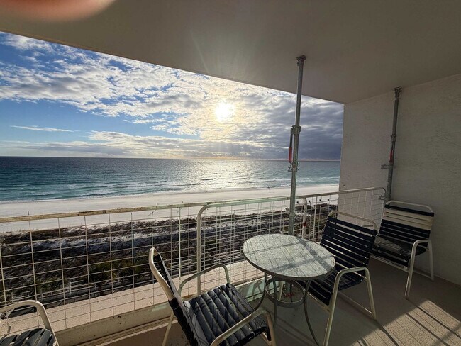 Foto del edificio - 8743 Thomas Dr