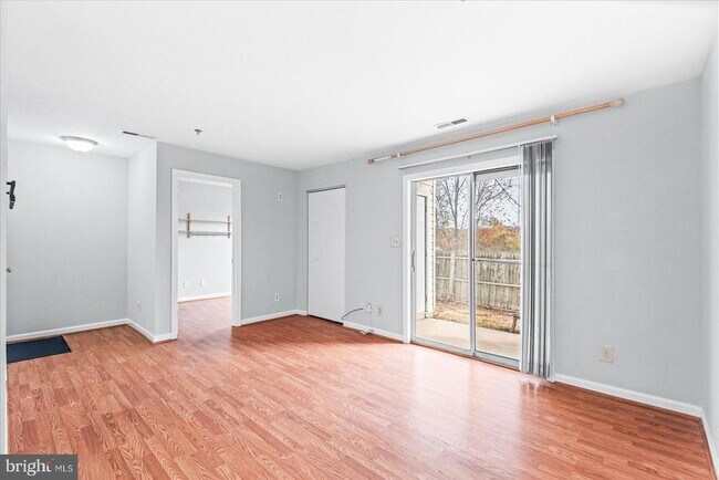 Building Photo - 93 Fern Oak Cir