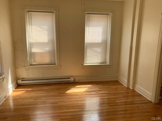 Foto del edificio - 122 N Poplar St