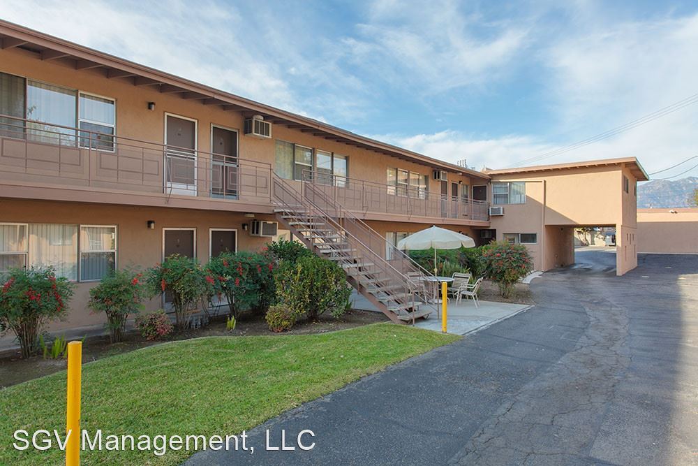 Foto principal - 209-215 E Live Oak St
