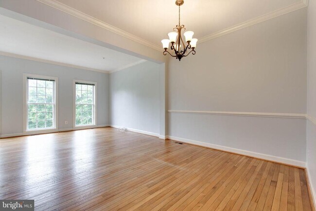 Foto del edificio - 5151 Key View Way