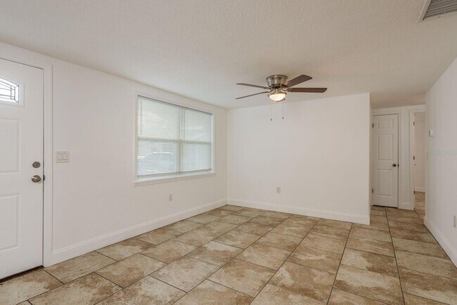 Foto del edificio - 4233 Belle Isle Ct