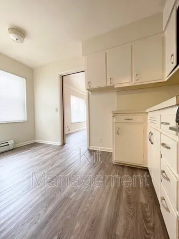 Foto del edificio - Charming 1-Bedroom Near University District – Cozy, Affordable Living on Douglas Rd