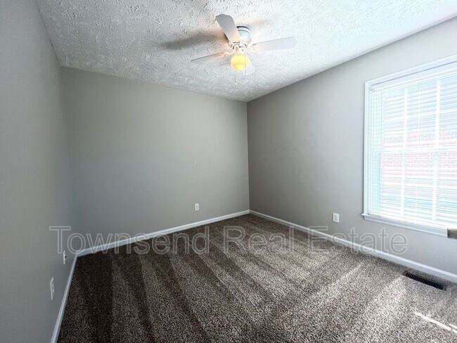 Foto del edificio - 3539 Harrisburg Dr