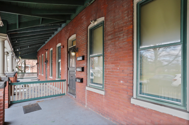 Building Photo - 131 N Washington St
