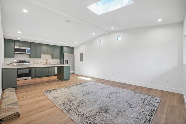 Foto del edificio - 10028 Shoup Ave