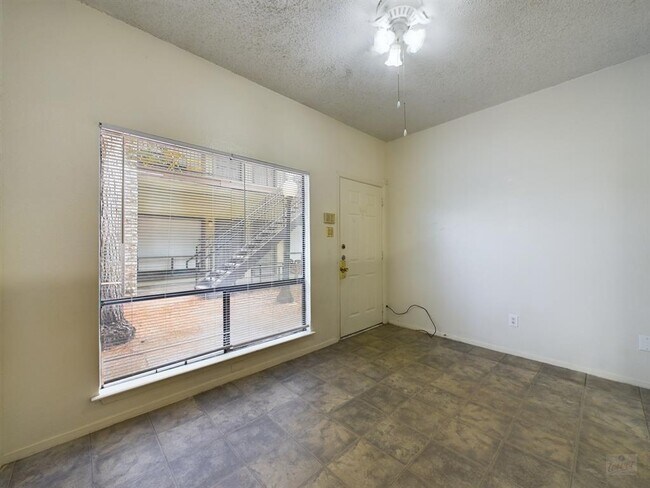 Building Photo - 2815 Rio Grande St