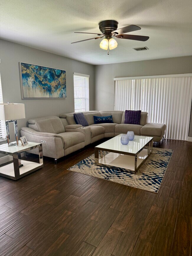 Sala de estar - 194 SE 1st Cir