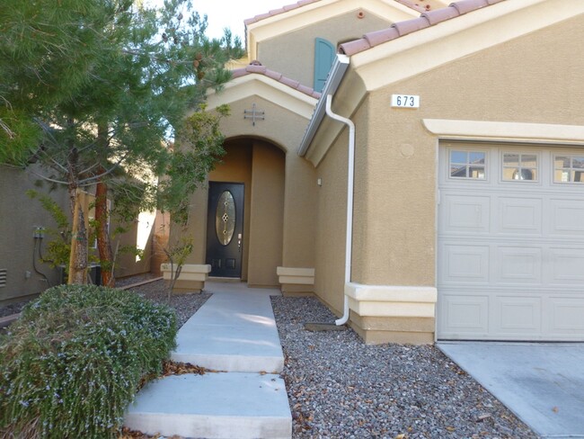 Building Photo - 673 Chepstow Ave