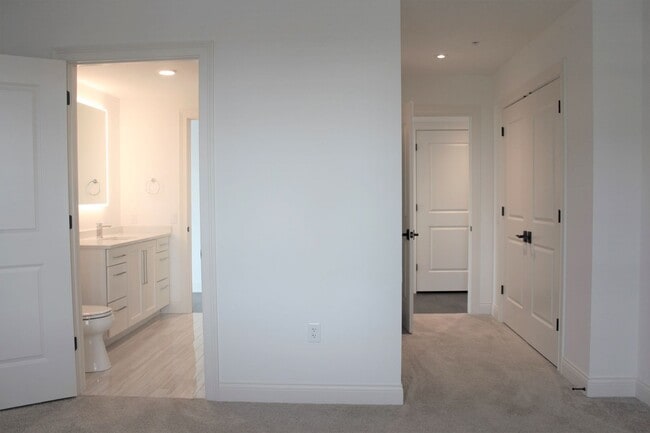 Interior Photo - Hubbard Park Place