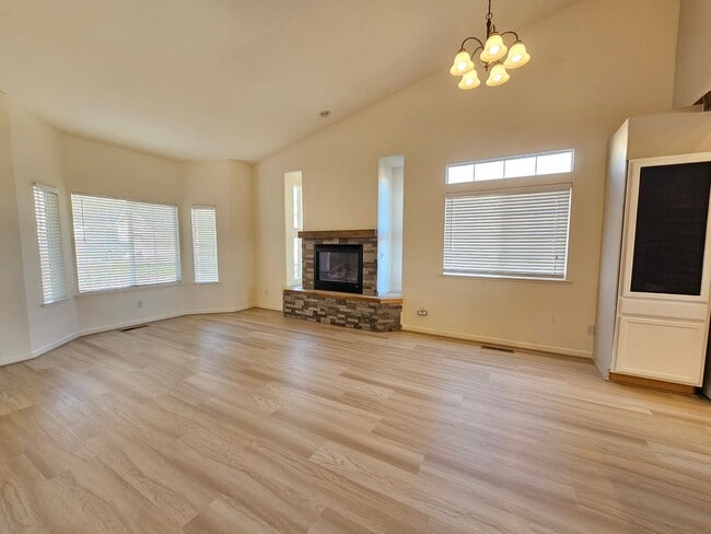 Building Photo - Cold Springs Beauty - Immaculate Newer Hom...