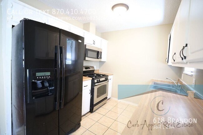 Foto del edificio - 618 Brandon-