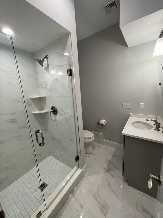 Foto del edificio - All new modern one bedroom with parking