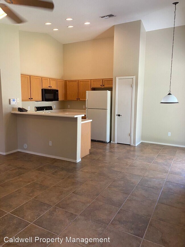 Building Photo - 2 br, 2 bath House - 3604 W. Calle Lejos