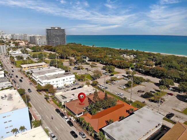 Building Photo - 8333 Harding Ave