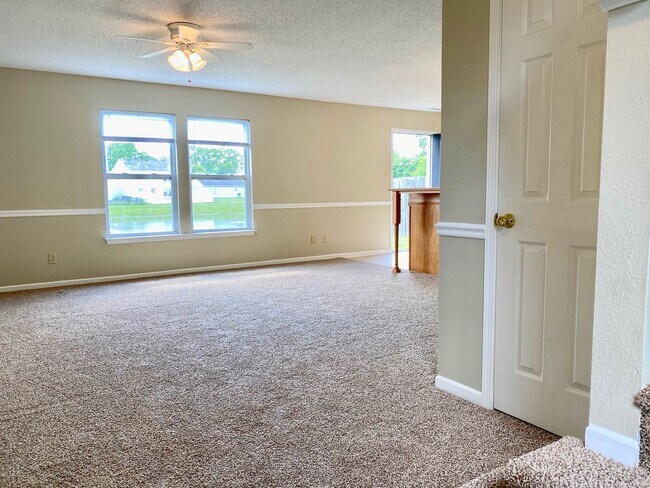 Foto del edificio - COMING SOON!! Wonderful 3 Bedroom 2.5 Bathroom Two Story Home with Loft on the Pond in Wayne!