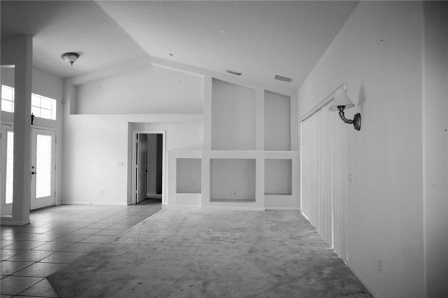 Building Photo - 1807 SW Dalmatian Ave
