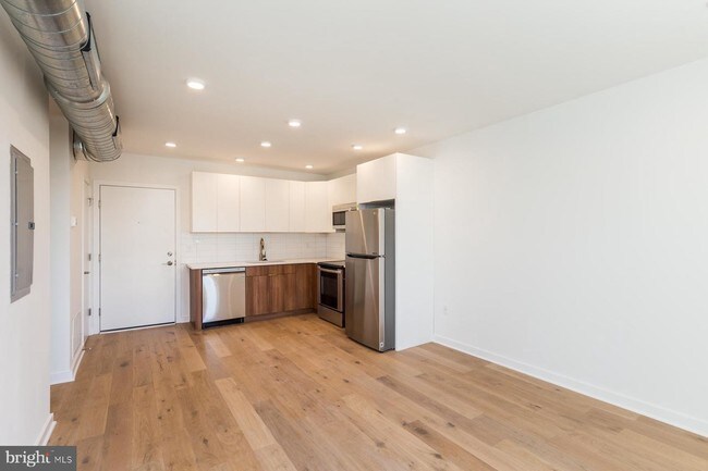 Building Photo - 1416 Frankford Ave