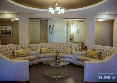 Foto del edificio - 4426-426 Riverview Ave