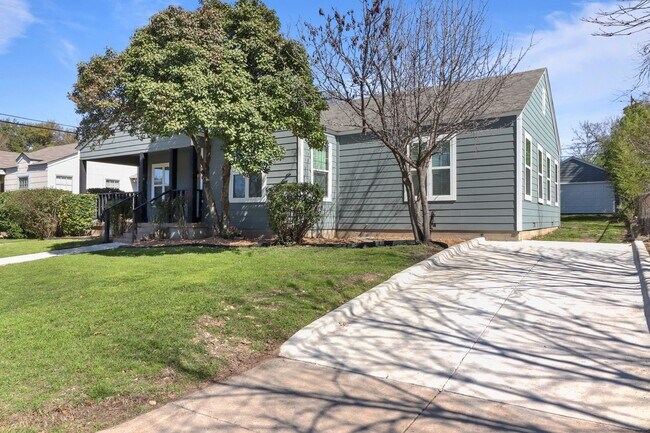 Foto del edificio - Completely Renovated Home Less Than 1 Mile From TCU