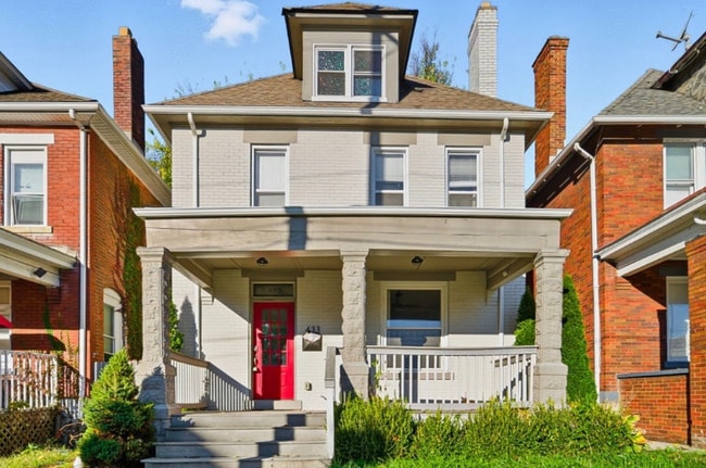 Building Photo - 433 St Clair Ave