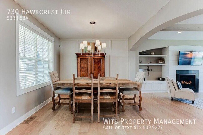 Foto del edificio - 730 Hawkcrest Cir