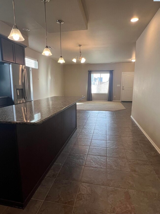 Foto del edificio - Sourthridge Area for rent