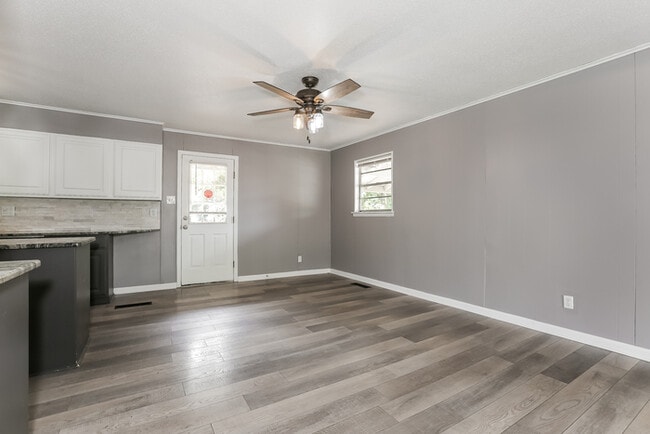 Building Photo - 7817 Powell Dr