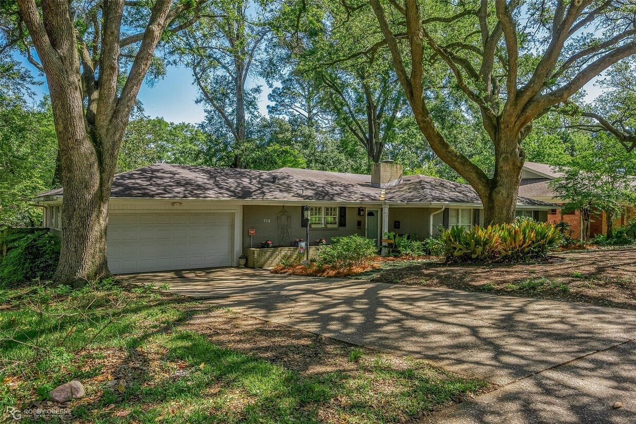 Beautiful 3/2 in South Highlands House Rental in Shreveport, LA