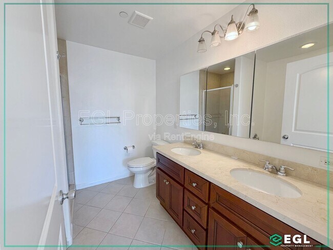 Foto del edificio - 1521 S Hayworth Ave