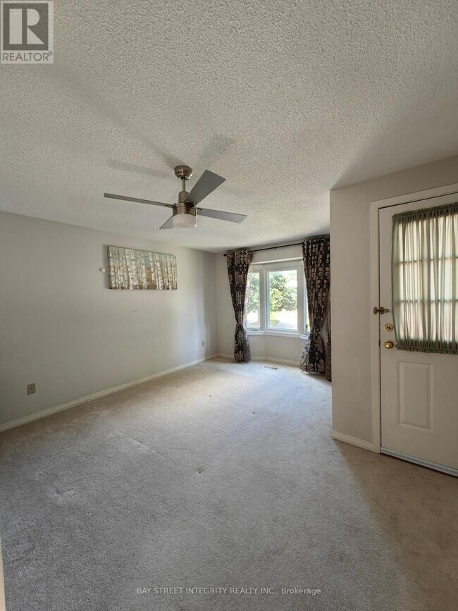 Building Photo - 19 Belsay Ct