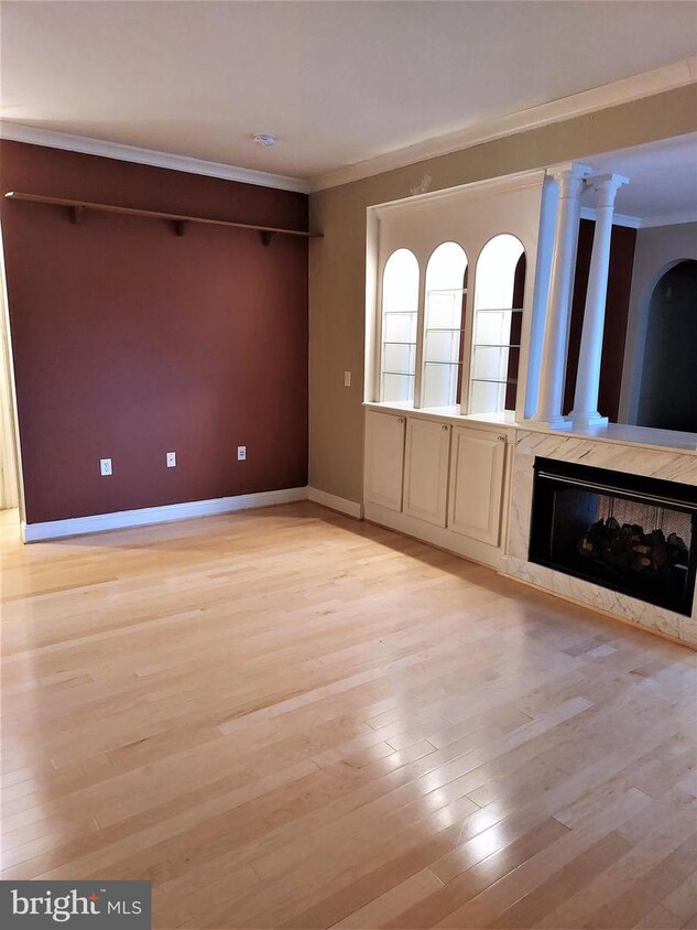 Primary Photo - 2500 Waterside Dr